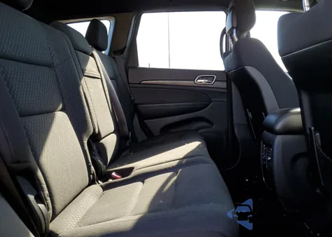 2018 Jeep Grand Cherokee Laredo z USA, uszkodzony, nr VIN 1C4RJFAG5JC102753